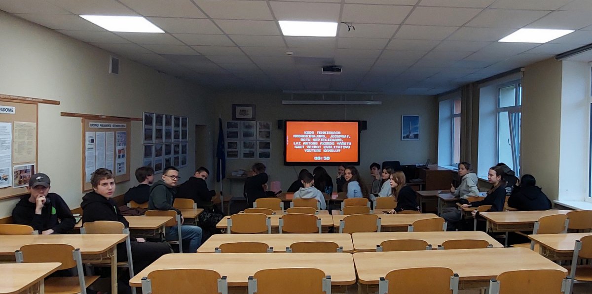 8.c klases skolēni piedalās iniciatīvā “Naudas diena”